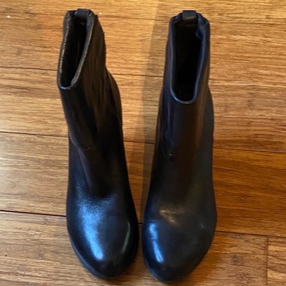 Black BCBG Generation Leather Booties - Picture 4 of 8
